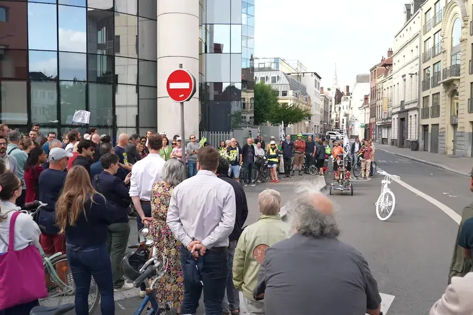 Cycliste tué par un camion poubelle à Lille : le conducteur condamné à trois ans de prison, dont un ferme 1 Cycliste tué par un camion poubelle à Lille : le conducteur condamné à trois ans de prison, dont un ferme