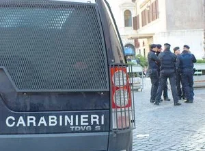 Deux sœurs de 8 et 12 ans portées disparues : alors que les forces de l'ordre envisagent le pire, elles s'étaient cachées dans un commerce pour un défi sur les réseaux sociaux 5 Deux sœurs de 8 et 12 ans portées disparues : alors que les forces de l'ordre envisagent le pire, elles s'étaient