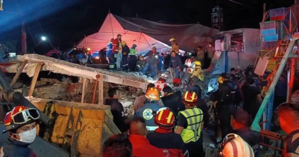 Al menos diez muertos y 64 heridos por una explosión de pirotecnia en el centro de México 9 Diez muertos y más de 60 heridos tras explosión de pirotecnia en una iglesia en México