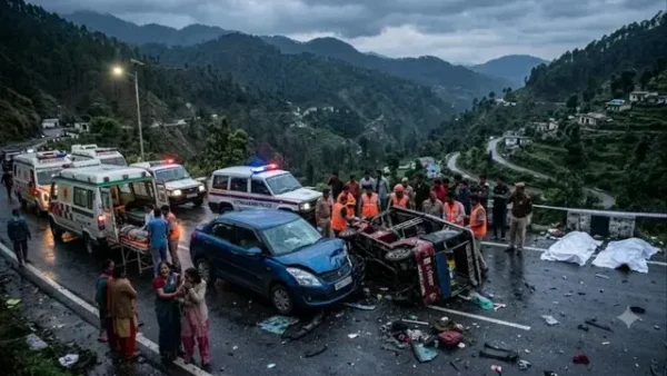उत्तराखंड में सड़क हादसा: कार ने ई-रिक्शा को मारी टक्कर, तीन की मौत और 10 घायल