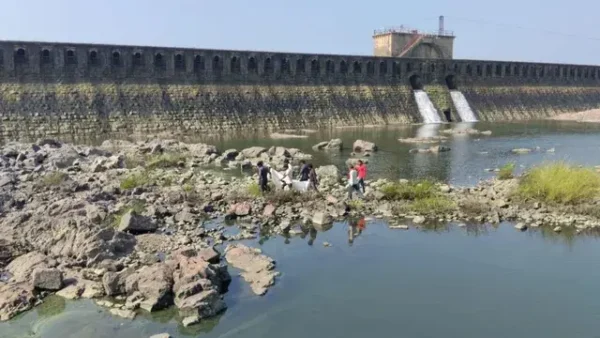 झांसी के सुकुवा-ढुकुवा डैम में तीन युवकों की डूबने से मौत, पास मिली बाइक 1 झांसी के सुकुवा-ढुकुवा डैम में तीन युवकों की डूबने से मौत, पास मिली बाइक