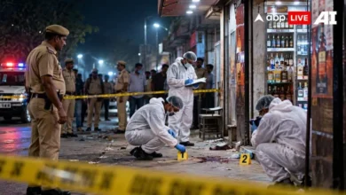 दिल्ली में शराब ठेके के बाहर दो युवकों पर चाकू से हमला, एक की मौत