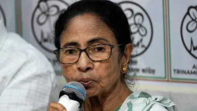 नंदीग्राम की लड़ाई में नया मोड़, ममता बनर्जी का कांग्रेस प्रत्याशी को सपोर्ट 2 नंदीग्राम की लड़ाई में नया मोड़, ममता बनर्जी का कांग्रेस प्रत्याशी को सपोर्ट