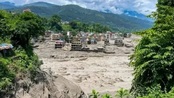 नेपाल बाढ़: बंगाल के 32 लापता पर्यटकों का होटल में छूटा सामान वापस लाएगा भारतीय दूतावास