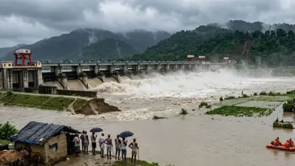 नेपाल में मूसलाधार बारिश से बिहार पर बाढ़ का खतरा, वाल्मीकिनगर बैराज से 2.73 लाख क्यूसेक पानी डिस्चार्ज 1 नेपाल में मूसलाधार बारिश से बिहार पर बाढ़ का खतरा, वाल्मीकिनगर बैराज से 2.73 लाख क्यूसेक पानी डिस्चार्ज