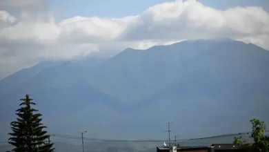 【更新】十勝岳、噴火警戒レベル3に引き上げ 「入山規制」に 吹上温泉地区に避難指示