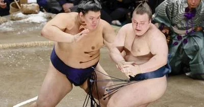 大の里が復活、6度目の優勝 － 一人横綱、大関安青錦を下す