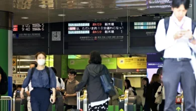 大雨が観光や通勤を直撃、学校の休校も相次ぐ…「レベル5」の伊豆諸島・新島村は眠れぬ夜 4 大雨が観光や通勤を直撃、学校の休校も相次ぐ…「レベル5」の伊豆諸島・新島村は眠れぬ夜