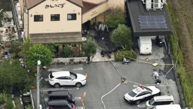 男性、正面から腹部刺される ケーキ店火災、複数の刃物押収（共同通信）