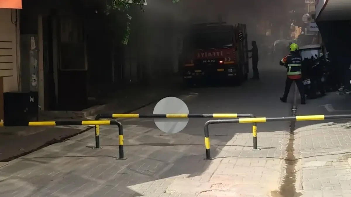 Efeler'de yangın paniği