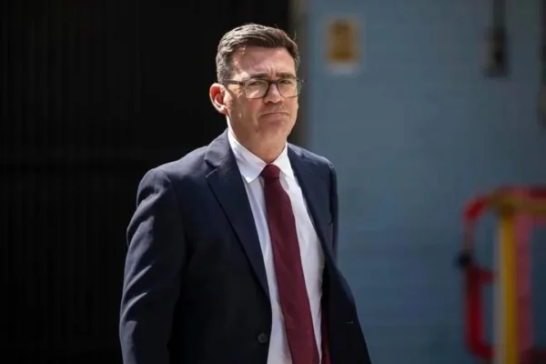 El Gobierno británico advierte a Milei: “Nuestras fuerzas armadas están en alerta las 24 horas”