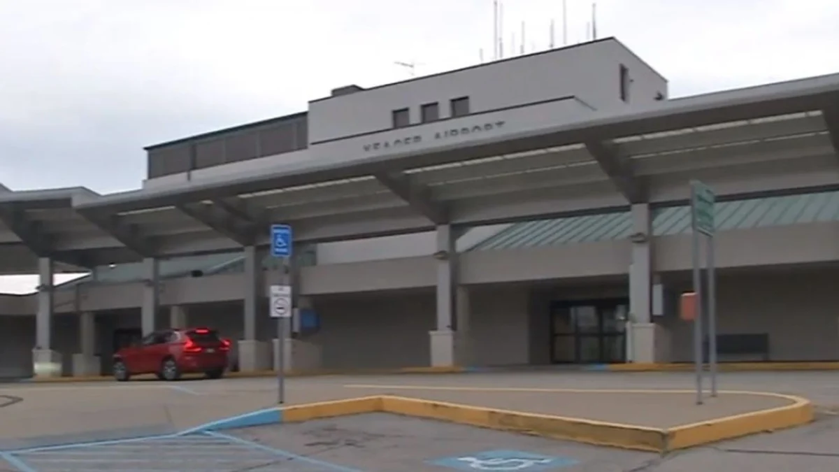 Airplane makes emergency landing at West Virginia International Yeager Airport on Thursday 1 Emergency Landing