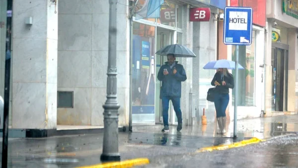 Emiten alerta amarilla por lluvias aisladas y nevadas