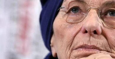 Emma Bonino trasportata in codice rosso all'ospedale Santo Spirito di Roma: "Difficoltà