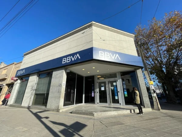 En alerta por anuncio de cierre de sucursal del BBVA