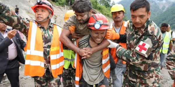 Equipes de resgate do Nepal buscam 900 trabalhadores de hidrelétricas 1 Equipes de resgate do Nepal buscam 900 trabalhadores de hidrelétricas