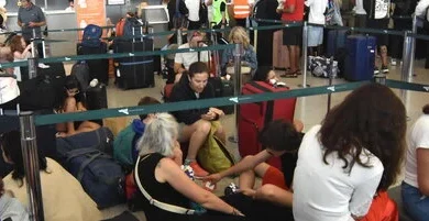 Etna, rientra parzialmente l'allarme per l'emissione di cenere: torna operativo l'aeroporto