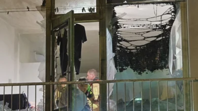Explosie blaast ramen uit flatwoning