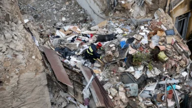 Explosion et effondrement d'un bâtiment dans le quartier de Pláka, Athènes, Grèce : 6 morts, dont des touristes américains 6 Explosion et effondrement d'un bâtiment dans le quartier de Pláka, Athènes, Grèce : 6 morts, dont des touristes