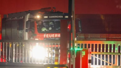 Feuerwehr bei Brand in Laakirchner Industriebetrieb im Einsatz