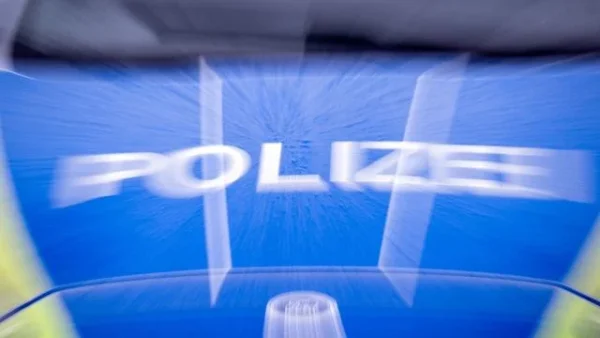 Fünf Personen festgenommen: Sexuelle Offerte: Festnahme nach Diebstahlmasche 1 Fünf Personen festgenommen: Sexuelle Offerte: Festnahme nach Diebstahlmasche