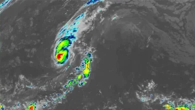 Furacão Lowell avança em direção ao Havaí e gera alerta raro na ilha