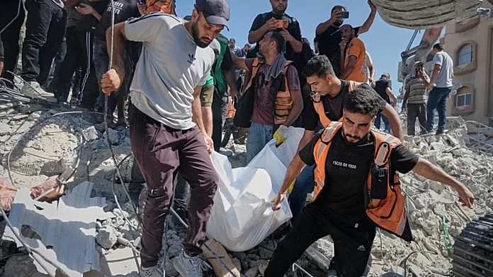 Gaza, crolla un edificio: almeno 21 morti, tra cui 11 bambini