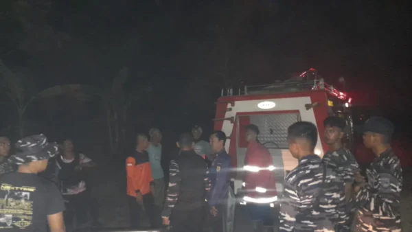 Gerak Cepat Satgas Karhutla Padamkan Kebakaran Lahan di Desa Sedarat Baru