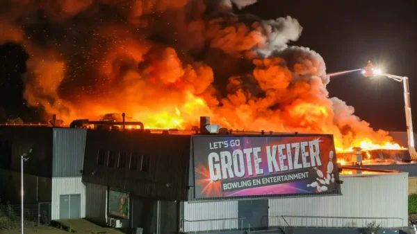 Grote brand in bowlingcentrum Leeuwarden