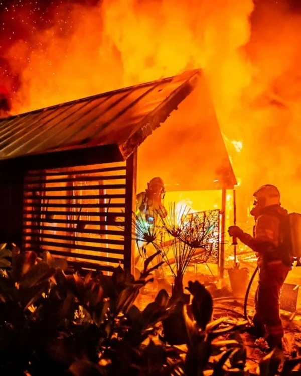 Grote brand verwoest vakantiewoningen