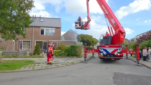 Grote schade door felle brand aan Sleedoornweg in Winschoten, kat overleden 1 Grote schade door felle brand aan Sleedoornweg in Winschoten, kat overleden