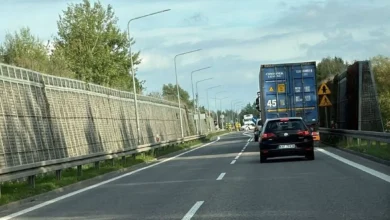 Groźny wypadek w Kosowie na południowej obwodnicy Radomia. Jedna osoba zakleszczona w pojeździe