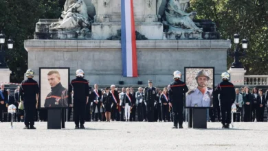 Hommage national aux deux pompiers morts à Mérignac : revivez la cérémonie présidée par le ministre de l’Intérieur