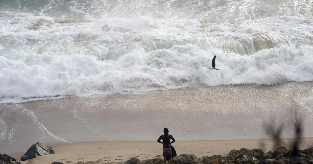 Hurricane Polo, Tropical Storm Odalys send dangerous surf to Southern California coast 1 Hurricane Polo Tropical