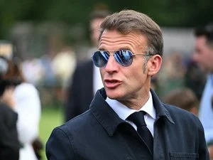 Il envoyait des menaces et des insultes à Emmanuel Macron directement sur son téléphone personnel : jugé, l'ancien ingénieur assure avoir obtenu son numéro via une clé USB