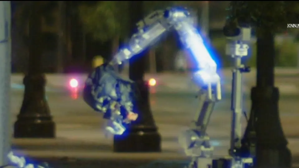 Suspicious Device Outside Downtown Los Angeles Federal Building Disrupts Metro Service