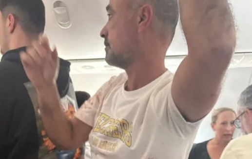 Flydubai FZ1073 photos show bloodied passenger after alleged knife struggle with pilot