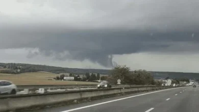 IMAGES. Une mini-tornade près de Rouen touche une centaine d'habitations, les secours sur place
