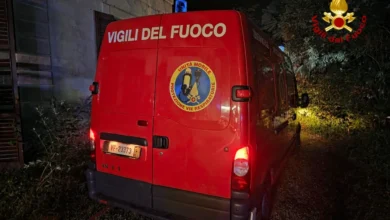 Incendio a Caronno Pertusella (Va), presenti i tecnici di Arpa Lombardia