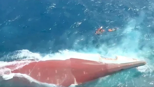 Indonesien: Suche nach Vermissten in Wrack von Fähre 1 Indonesien: Suche nach Vermissten in Wrack von Fähre