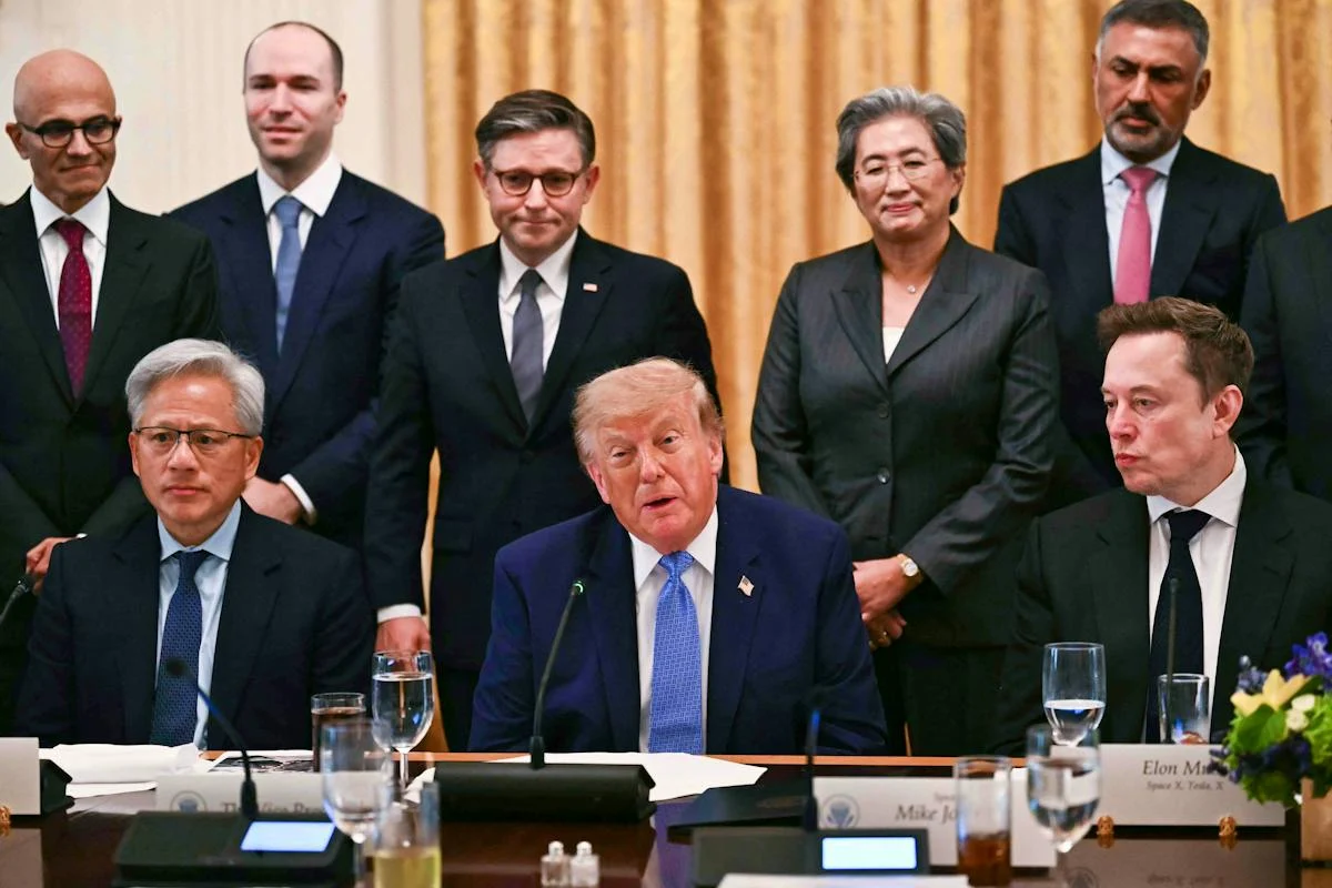 Intelligence artificielle: Les géants de l'IA adoptent un code de conduite avec Trump
