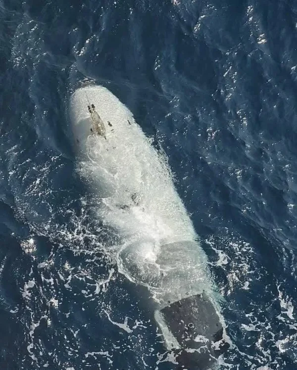 Irán anuncia captura de submarino inteligente de EE.