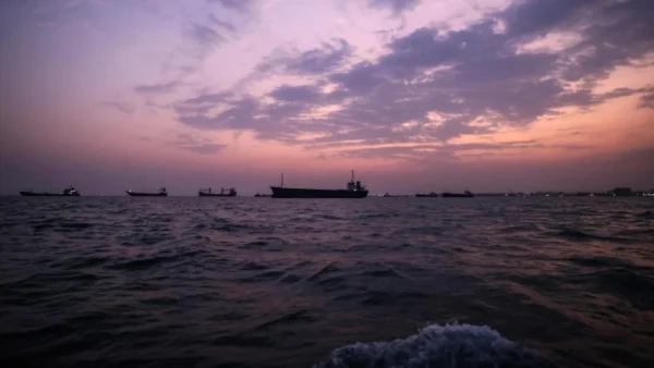 Iran meldet Angriffe auf mehrere US-Tanker in Straße von Hormus