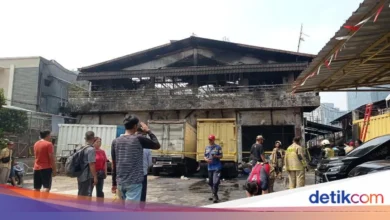Kebakaran Gudang di Jaksel Padam Usai 6 Jam, Damkar Ungkap Kendala
