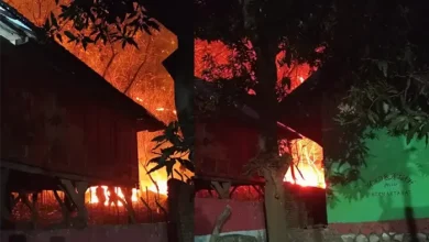 Kebakaran Lahan Jati di Desa Diha Merambat Dekati Permukiman Warga
