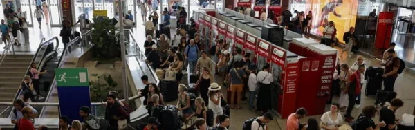 La fissava per ore mentre lavorava: arrestato stalker, agiva alla Stazione Termini di Roma