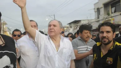 La Justicia de Ecuador mantiene la orden de detención contra el expresidente Abdalá Bucaram.