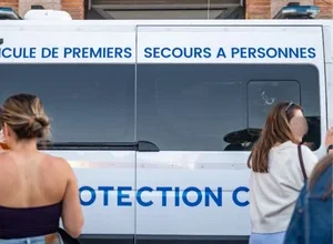 Le jeune Lukas, 18 ans, est décédé après une soirée d'intégration alcoolisée : ses parents dénoncent un bizutage qui