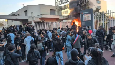 Le lycée Paul Éluard de Saint-Denis est de nouveau BLOQUÉ ce matin. 6 Le lycée Paul Éluard de Saint-Denis est de nouveau BLOQUÉ ce matin.
