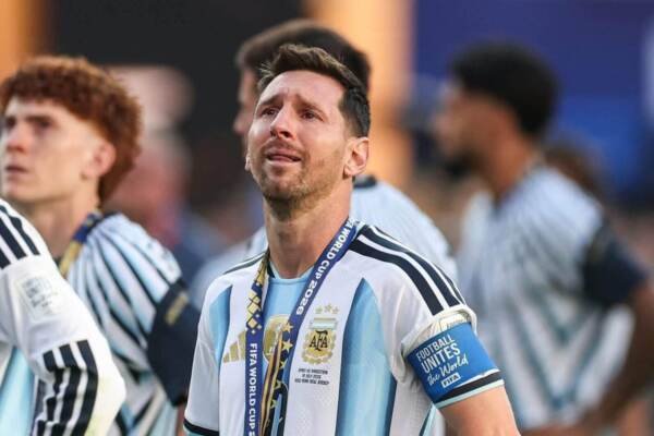 Lionel Messi retires